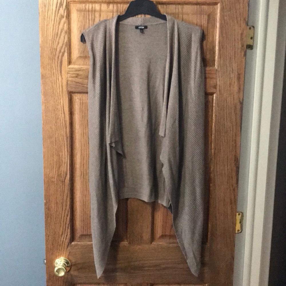 Apt 9 tan cardigan vest